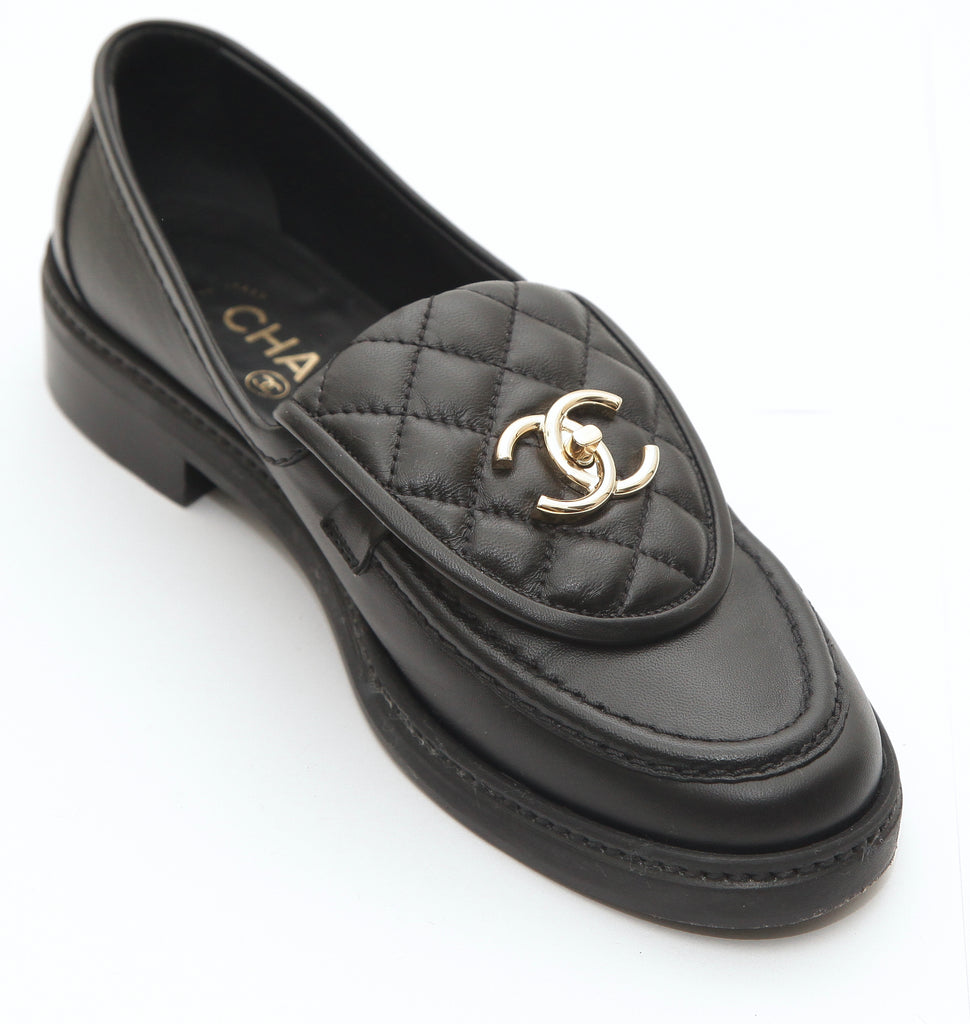 CHANEL Black Quilted Leather Loafers Lambskin Gold-Tone CC Turnlock Sl –  Evesherfashion