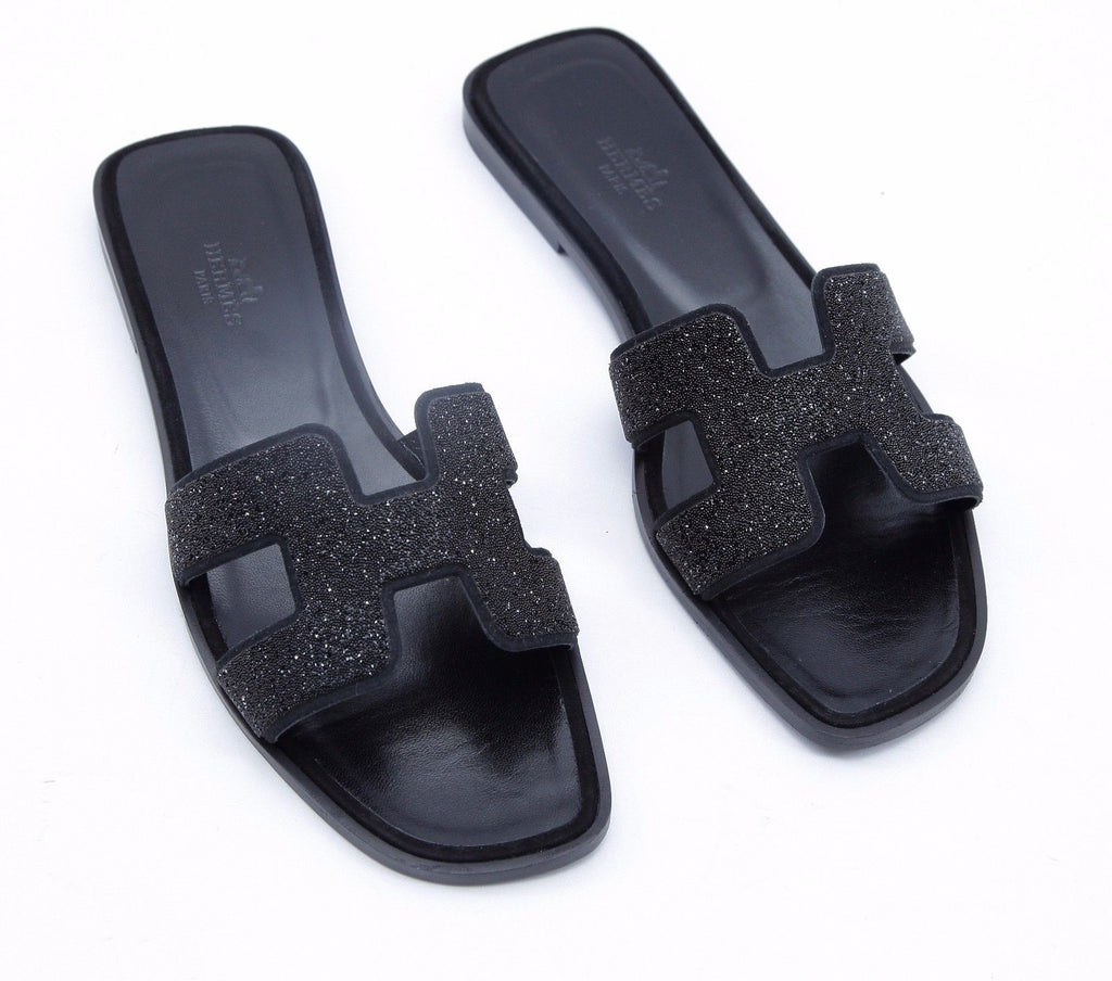 black h sandals