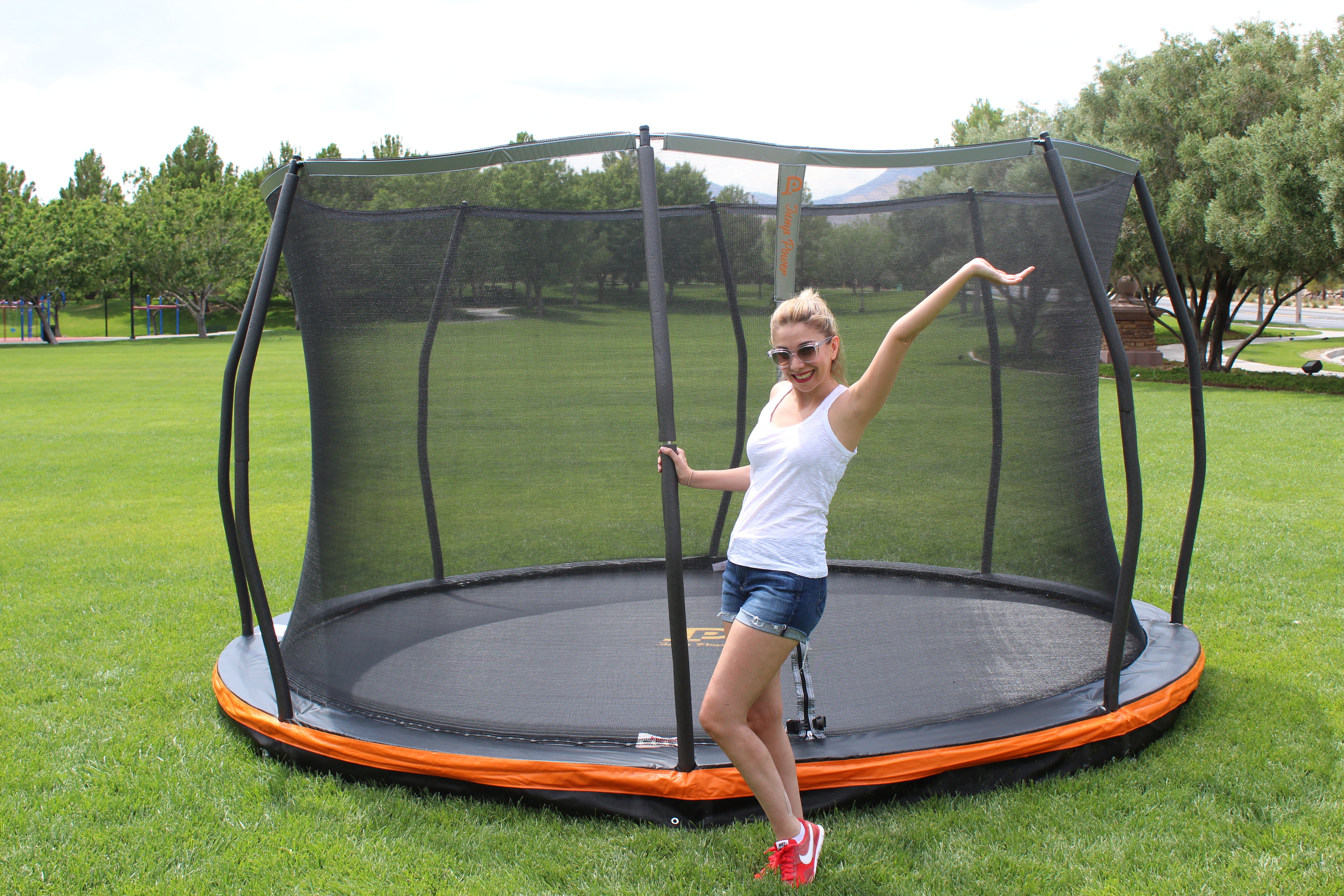 Extremisten arm cultuur 13 ft Round In-ground Trampoline & Safety Net Enclosure Combo - ddisports