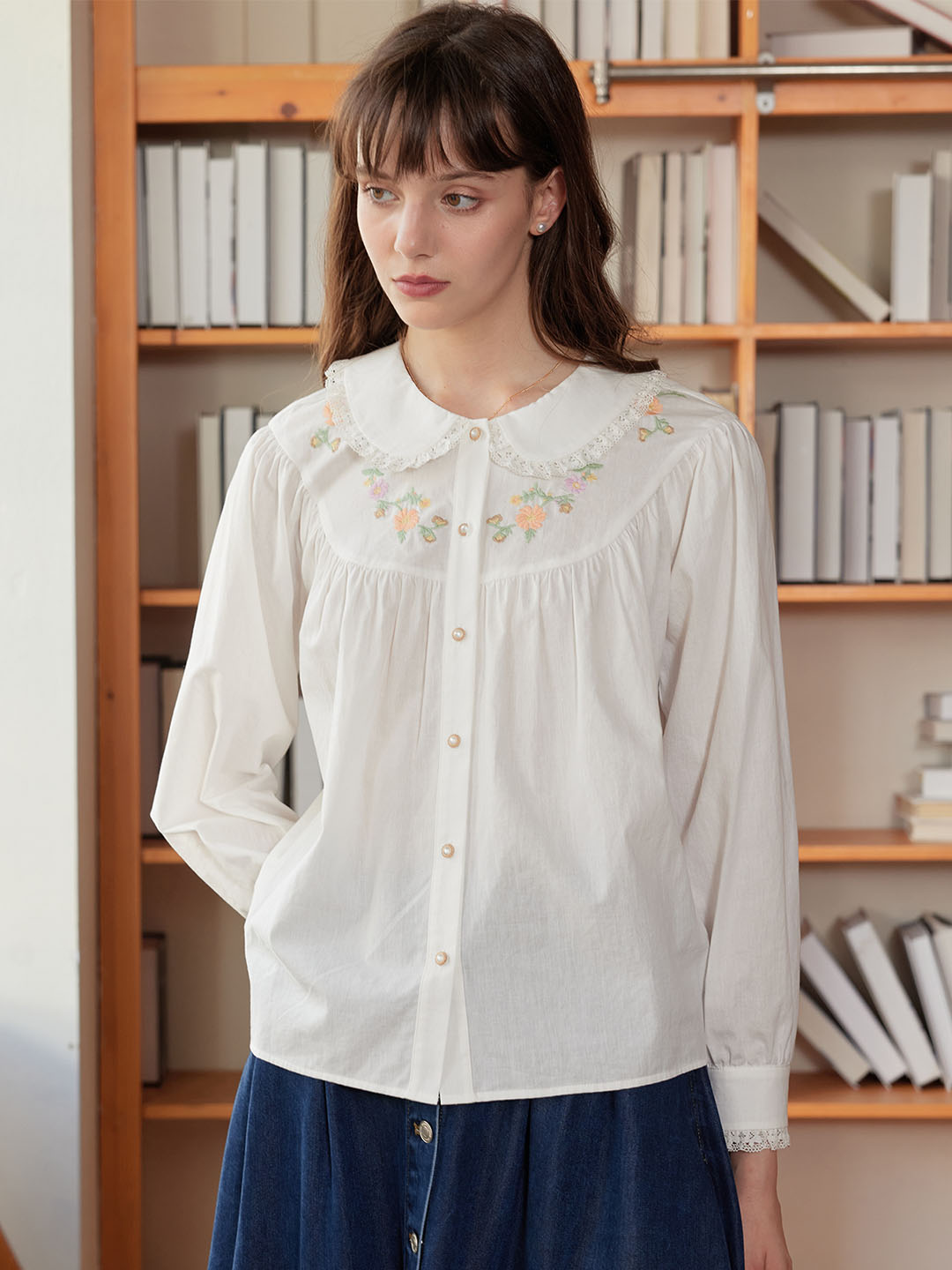 【Final Sale】Cielo Enchanting Daisy Embroidered Peter Pan Collar Blouse