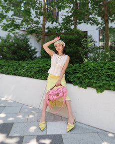 Photo by REI FUJITA _ れい _ fashion & styling on May 28, 2024. May be an image of 1 person, slingback shoes and headscarf..jpg__PID:6a29a6ed-b51f-4efd-914f-224a4dfc3795