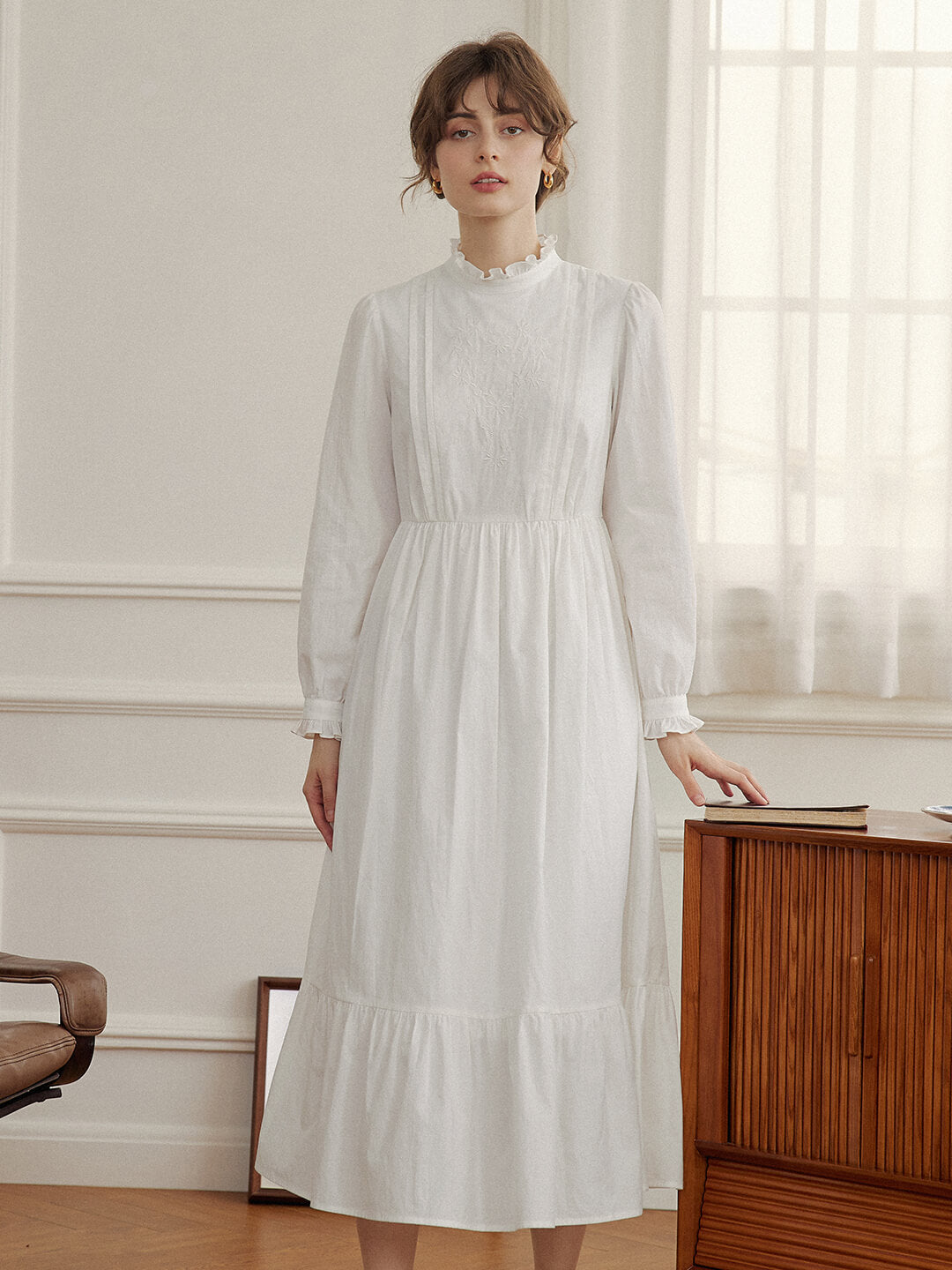 Afra White Stand-up Collar Bubble Sleeve Dress