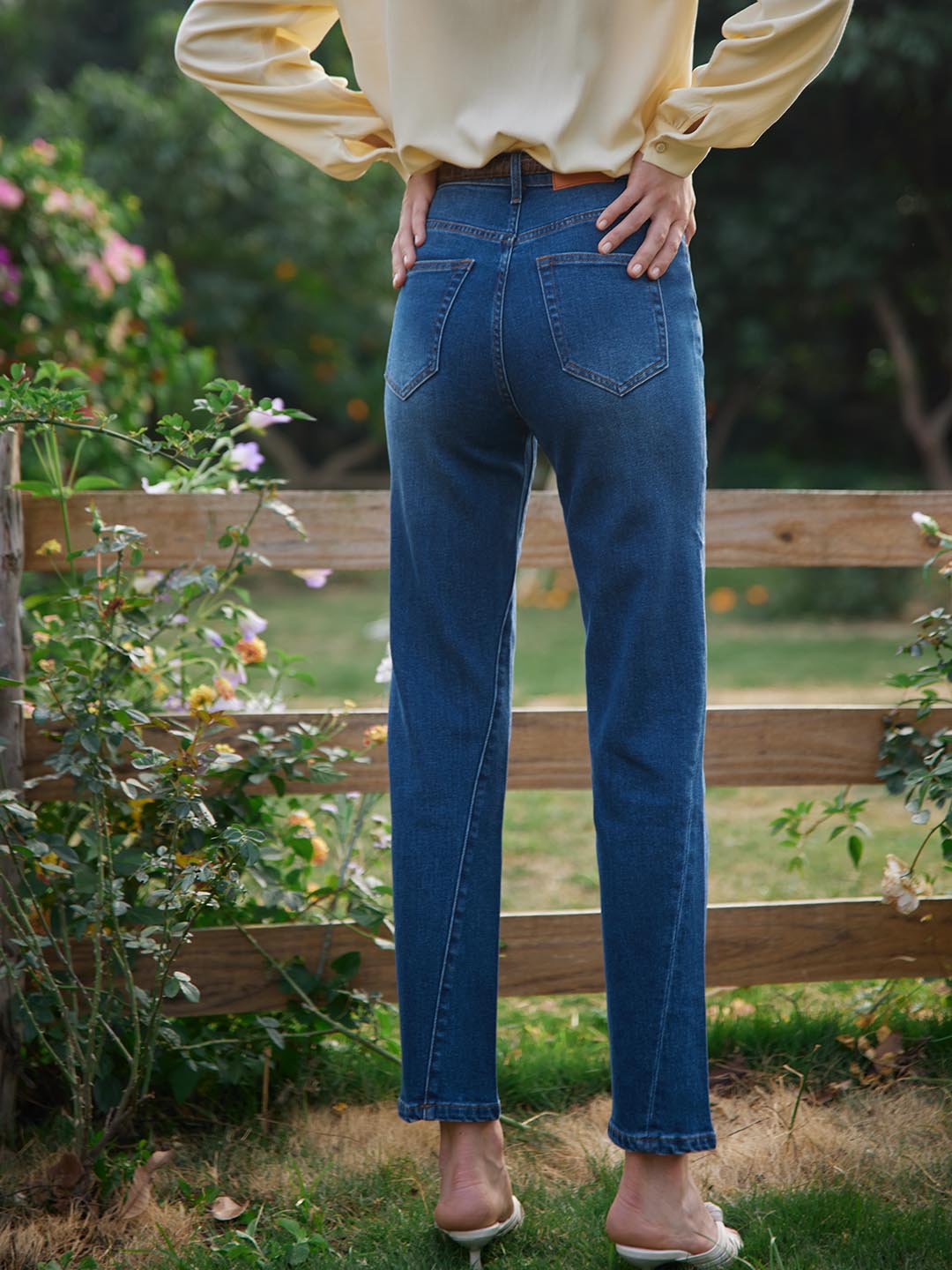Gemma High-Waisted Jeans – Simple Retro