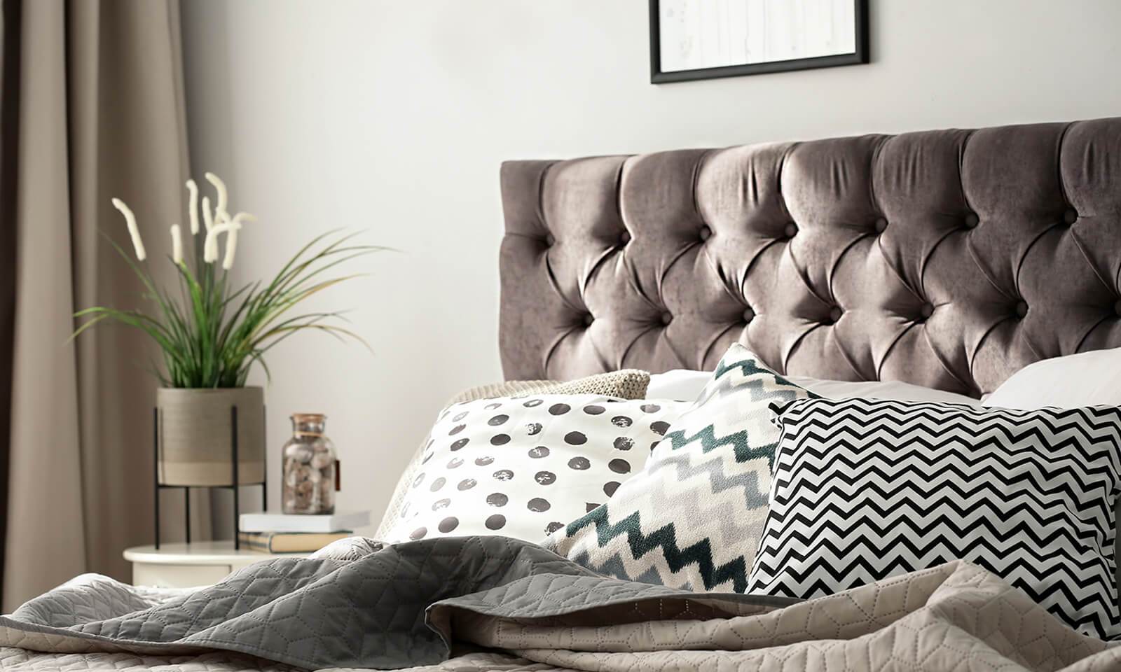 UPHOLSTERD HEADBOARD VS WOODEN BEDROOM SET – WHICH IS BETTER?