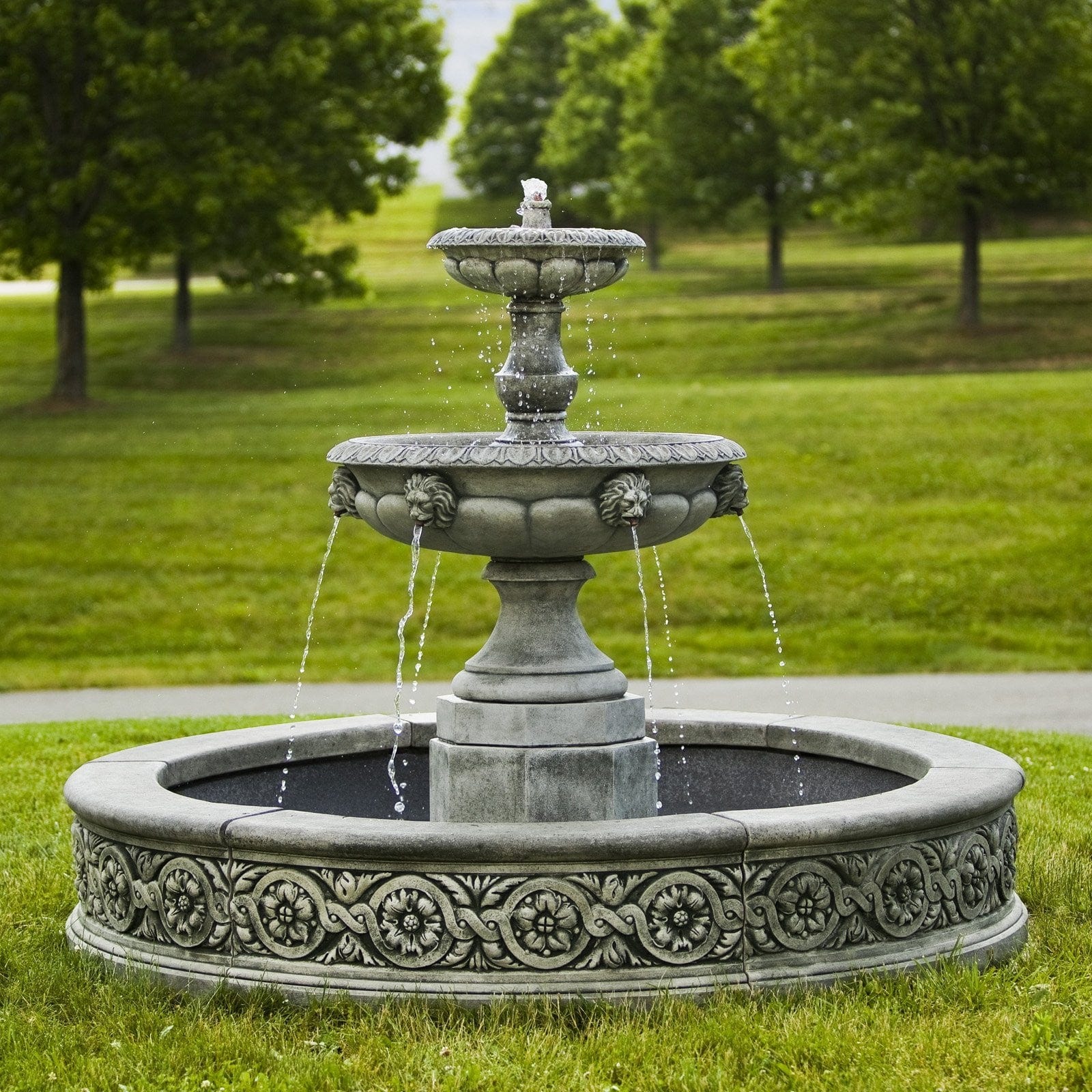 Parisienne Two Tier Outdoor Water Fountain   Parisienne Two Tier Outdoor Water Fountain 