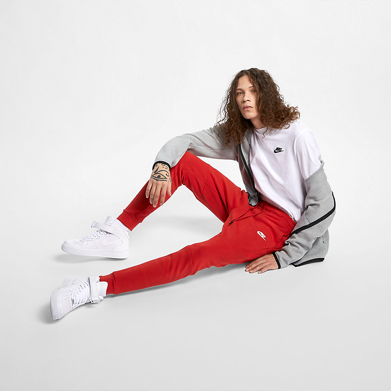 nike tech fleece mystic red