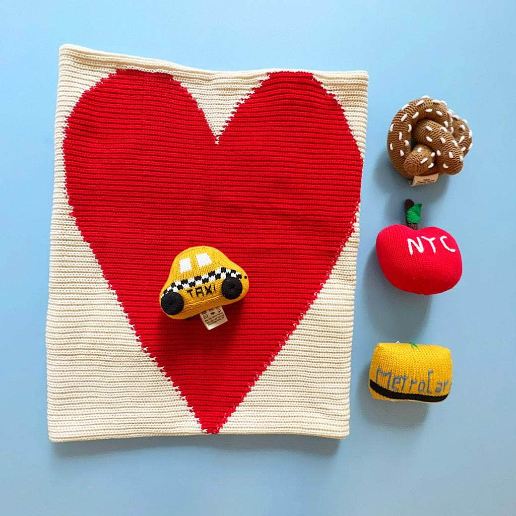 Image of "I Heart NY" Organic Blanket & Baby Rattles Gift Set