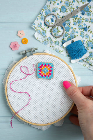 Granny Square Needle Minder