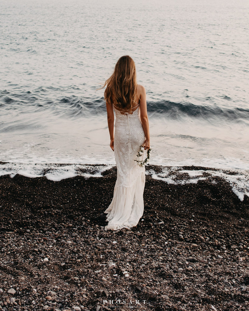 Beach_bride_lace_dress