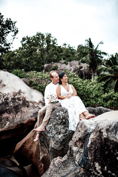 Plan your Seychelles wedding ceremony amidst cinnamon trees and frangipani, or on the peaceful powder-sand beach at Four Seasons Resort Seychelles