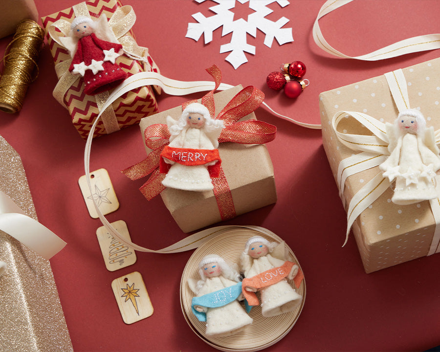 Its a wrap! DIY tree gift toppers for all your Christmas gifts - your DIY  family