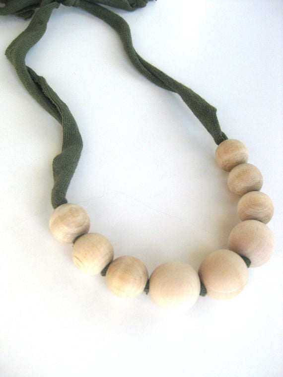 wooden teething necklace for mom