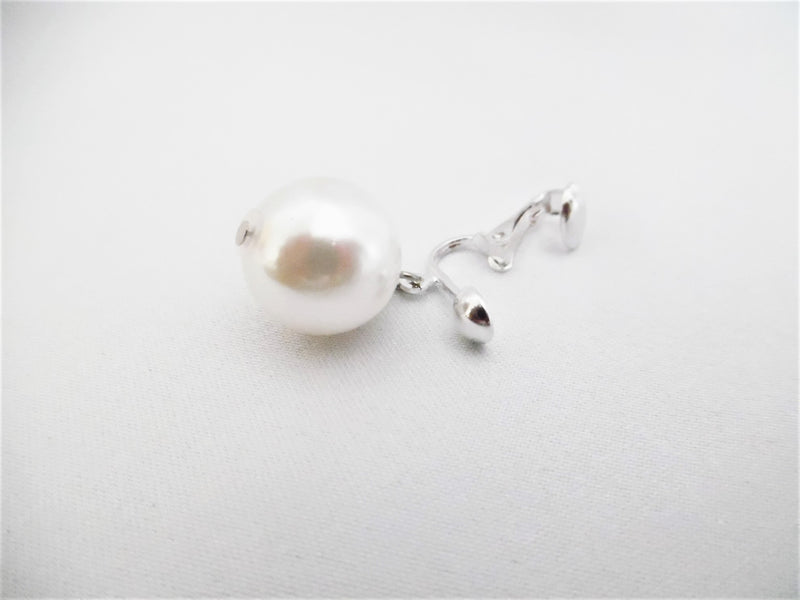 Clip on silver and white 3 strand pearl necklace set