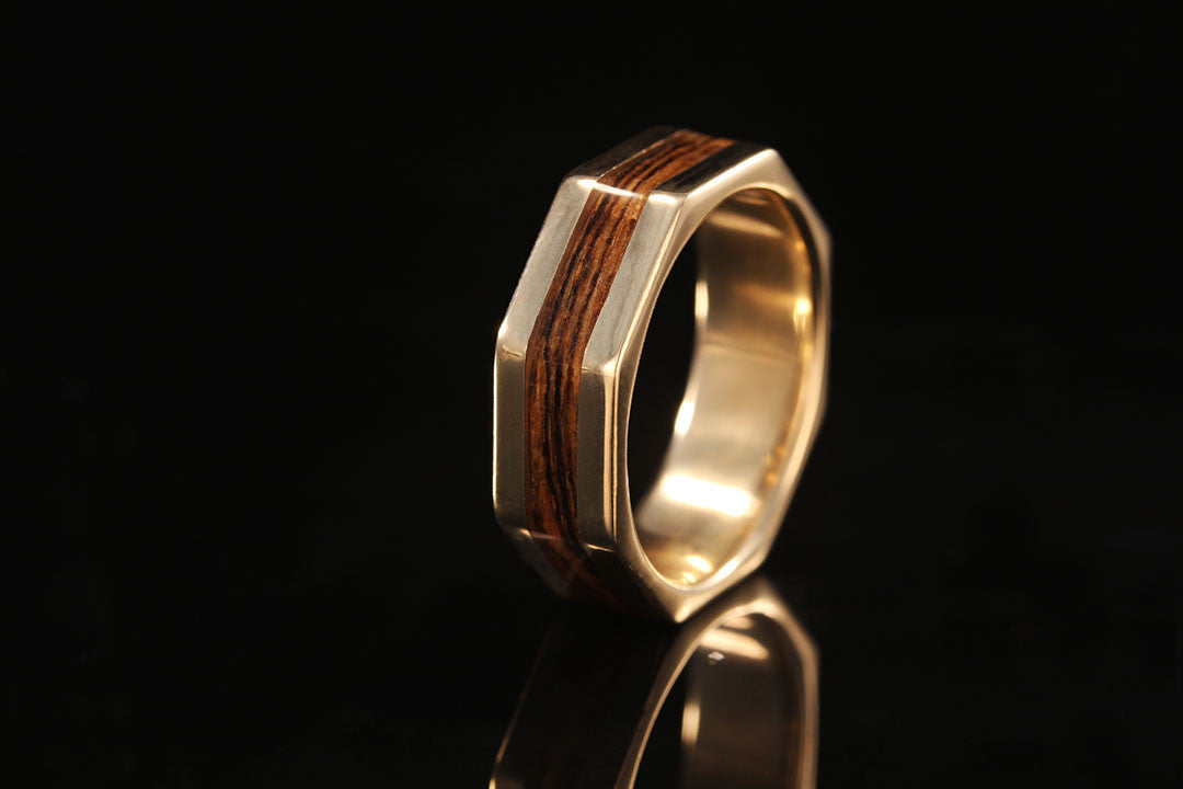 OCTAGON RING WITH BOCOTE WOOD INLAY