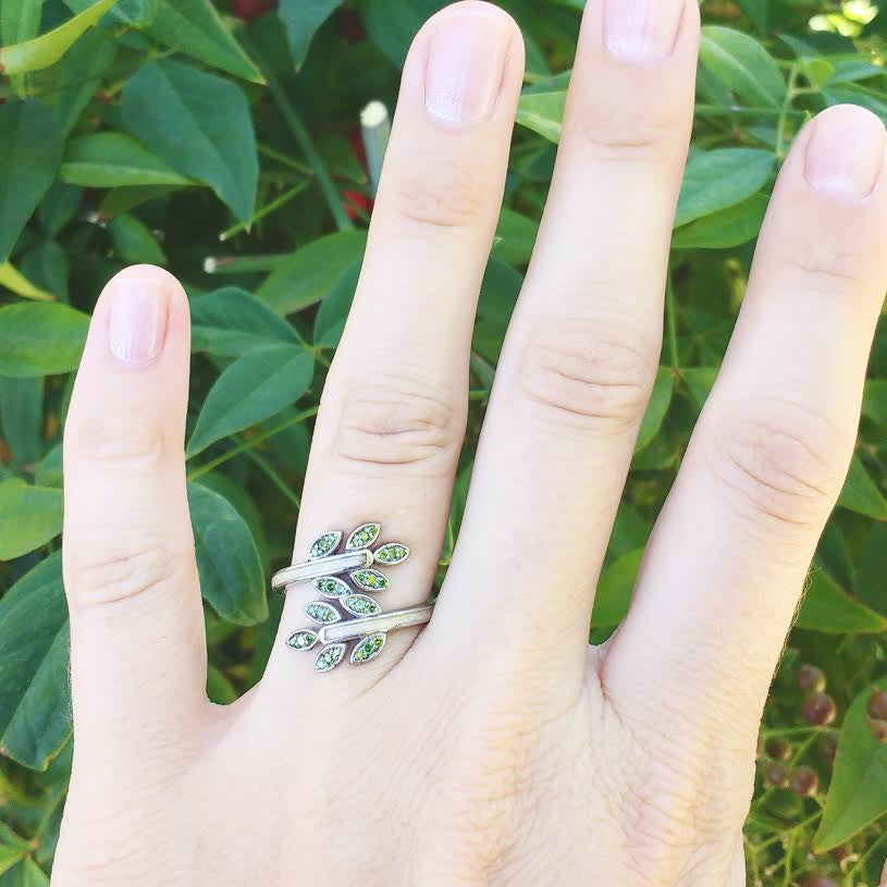 EUCALYPTUS DIAMOND LEAF RING