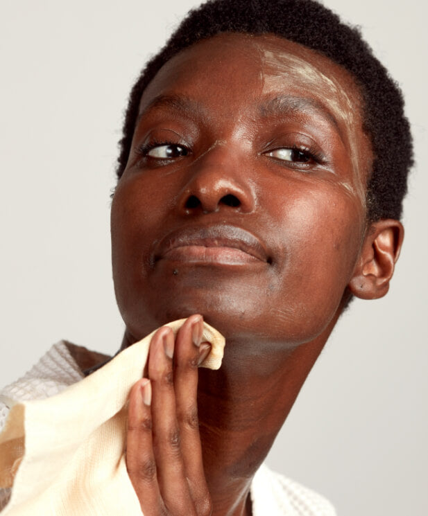 woman using face mask