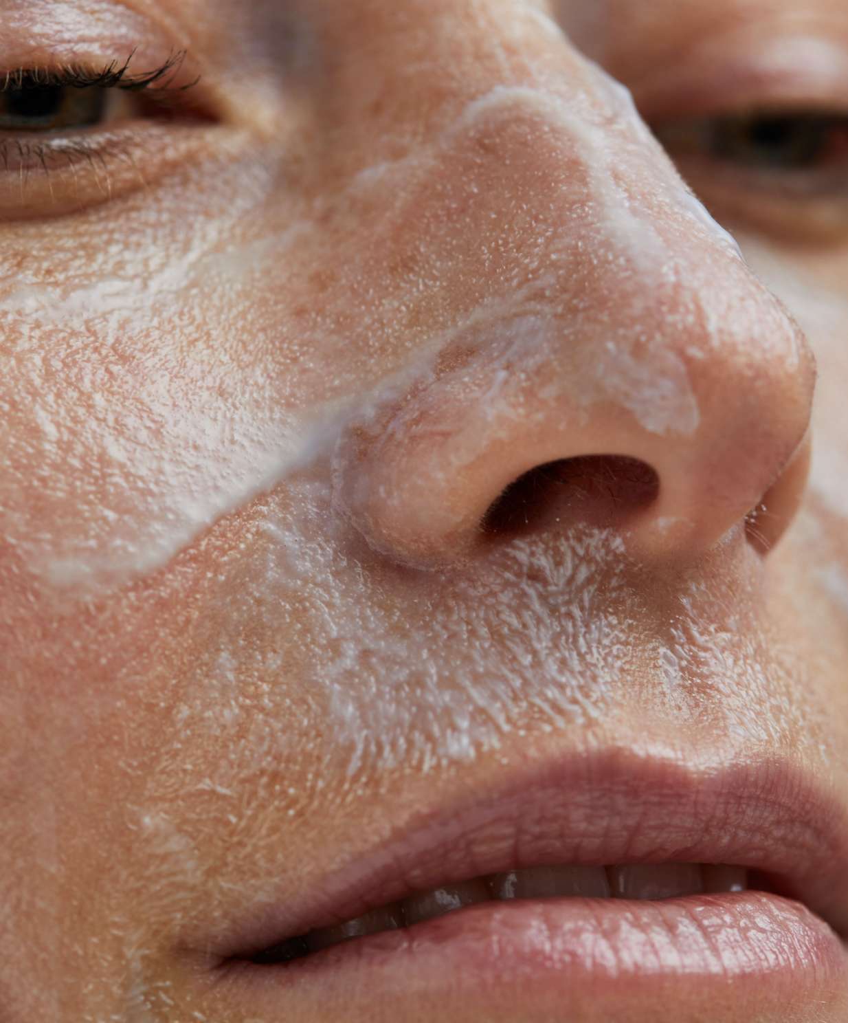 woman using face mask