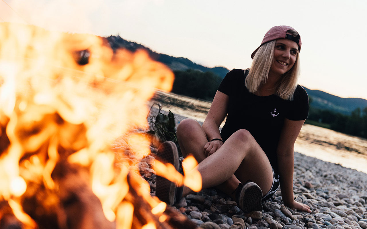 lookbook girly shirt bonfire sunset