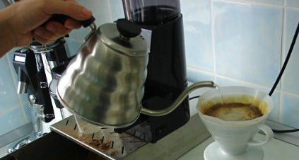 cafea filtru pour over