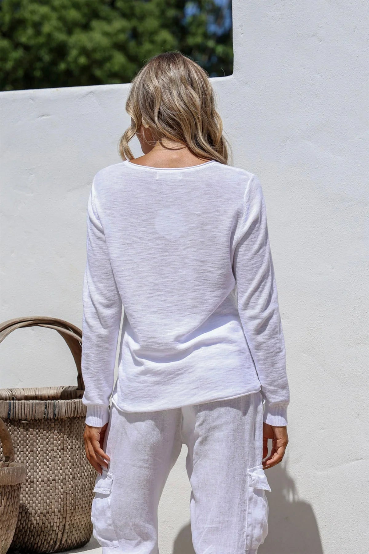 Basic Top - White summer23 versatile look you'll keep reaching