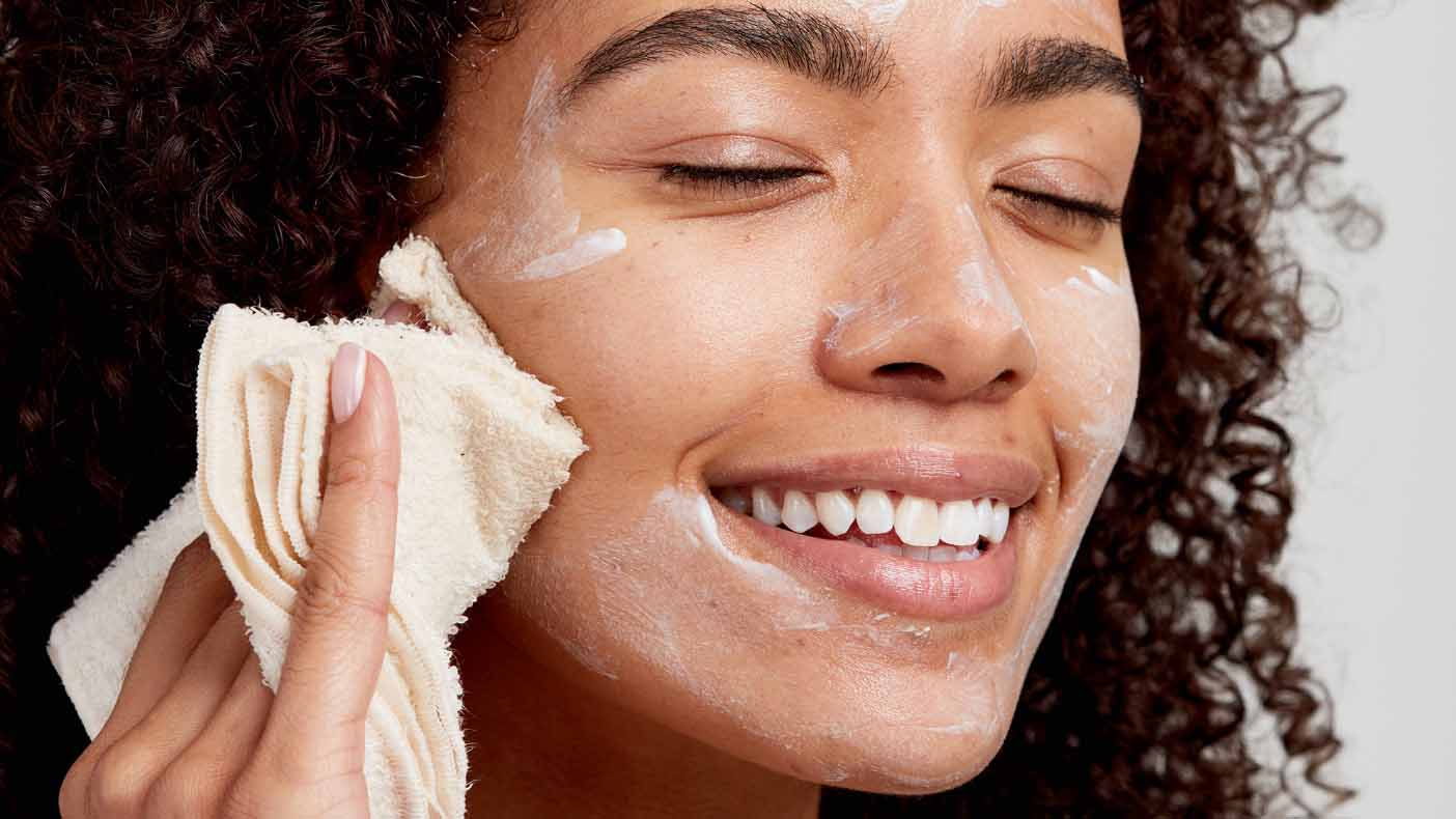 Muslin Cloths 101: Why You Should Add the Exfoliating Sheets to Your  Skin-Care Routine