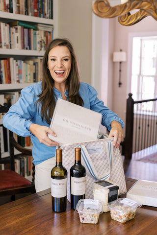 Amanda Wilbanks packing up the Pie Purse with Pie & Wine for a picnic