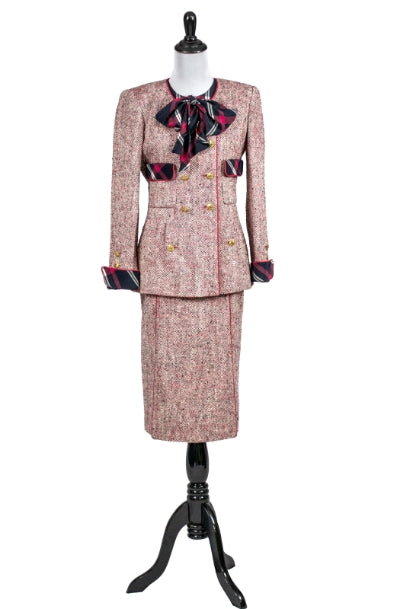 Chanel Vintage Pink Nubby Linen Tweed Two-Piece Jacket and Skirt Suit