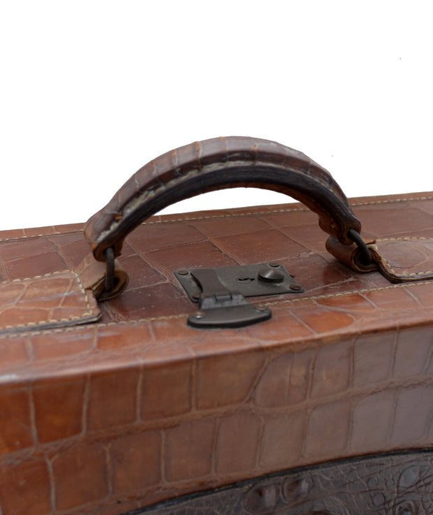 Rare Vintage 1940s Crocodile WWII reptile suitcase with key and satin lining - Dressing Vintage