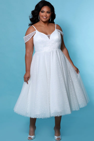 Short Plus Size Wedding & Bridal Dresses