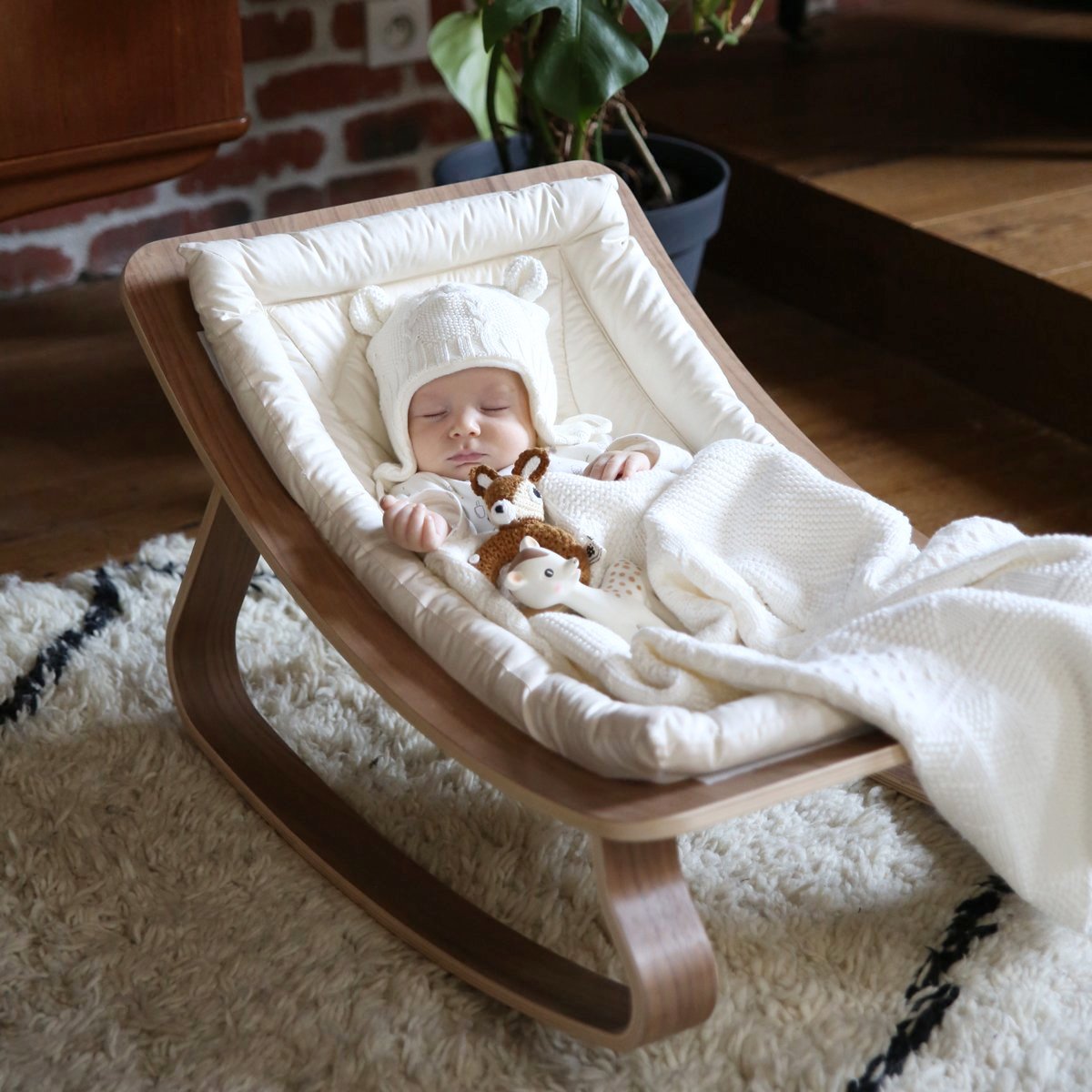 charlie crane levo baby rocker