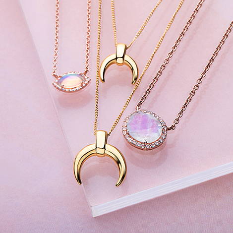 How to Layer Necklaces - Tips for Wearing More Than One Necklace