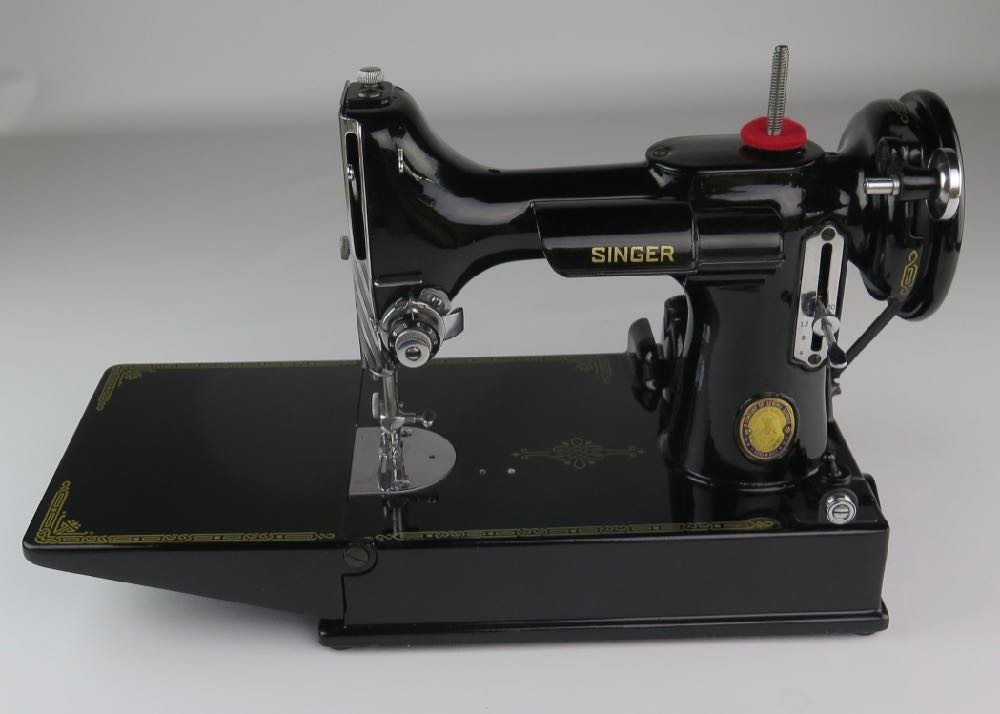 Singer Featherweight 221-1 Sew Machine 1939 AF170367 Complete Attachments &  Case