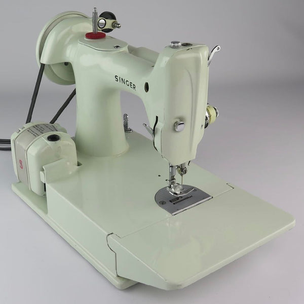 White Singer 221 Featherweight