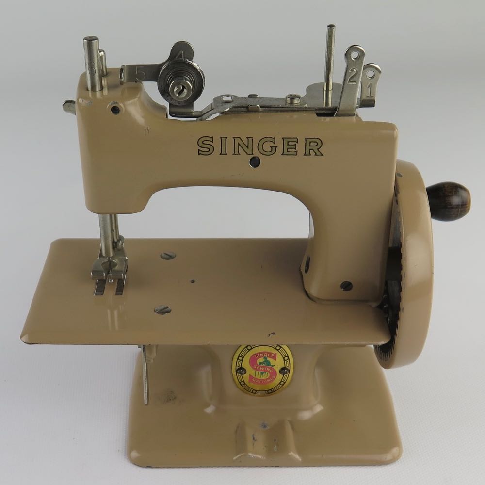 British Tan Singer 20 Collectible Toy Sewing Machine Fabulo