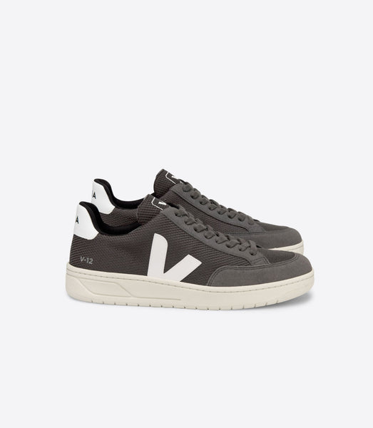 Women's V-12 in Mesh Grafite from Veja