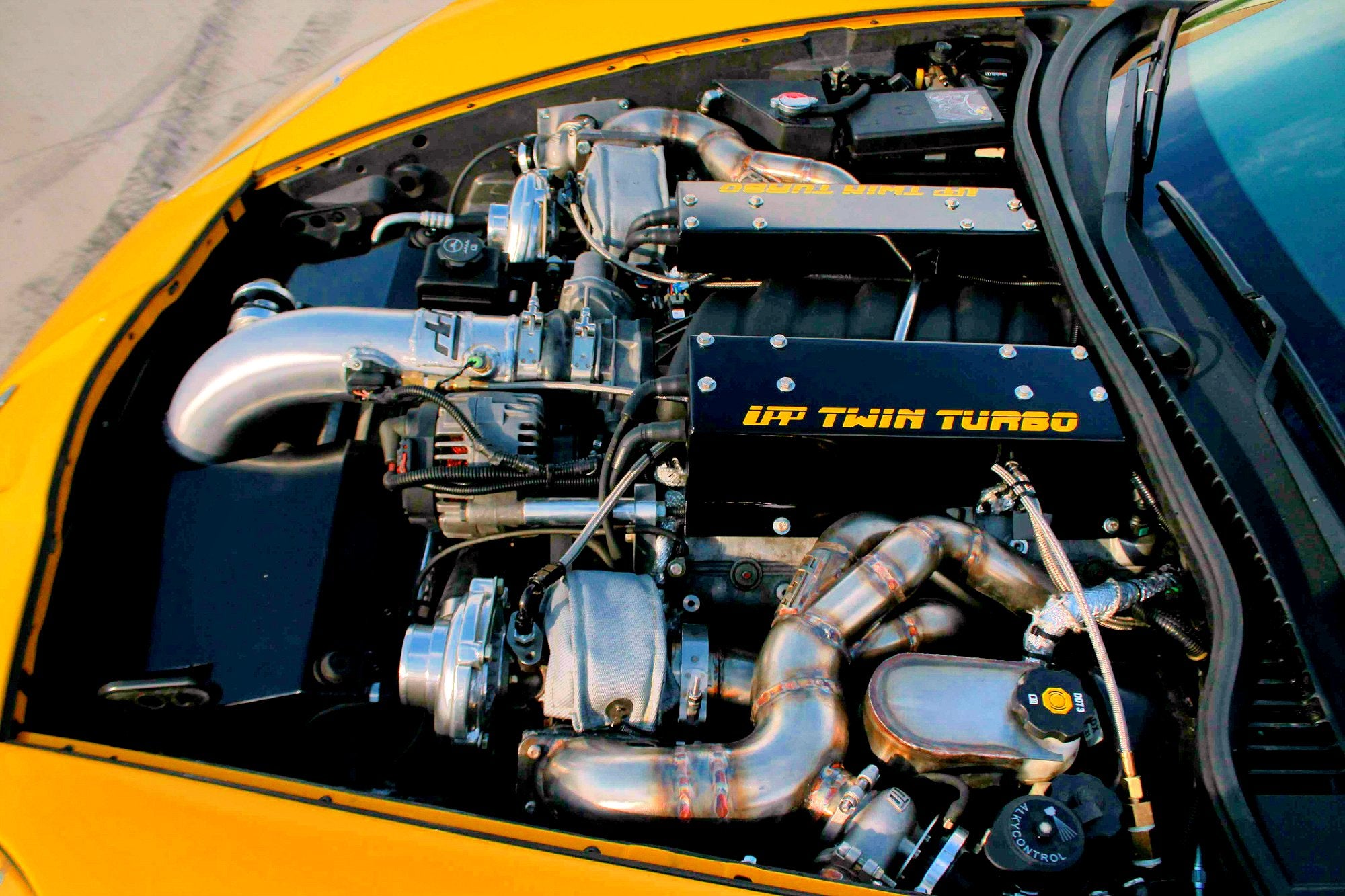 Как зовут турбо. C6 Corvette Turbo Kit. Twin Turbo Corvette. C15 Twin Turbo. 6,75l Twin Turbo.