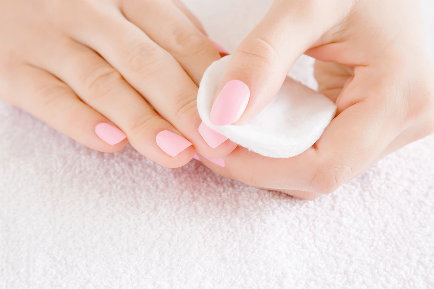 English Rose Beauty House - Did you know? We've just introduced NEW Manicure  Maintenance / Nail Removal Kits to our online store; so you can safely  remove grown-out gel polish at home.