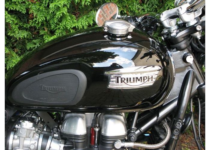 triumph bonneville gas tank