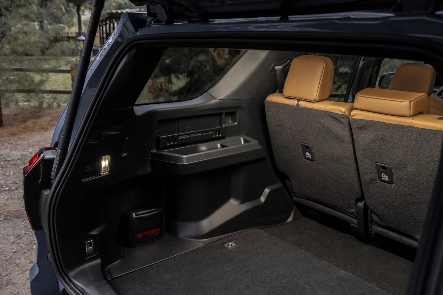 The 6th Generation Toyota 4Runner The trunk