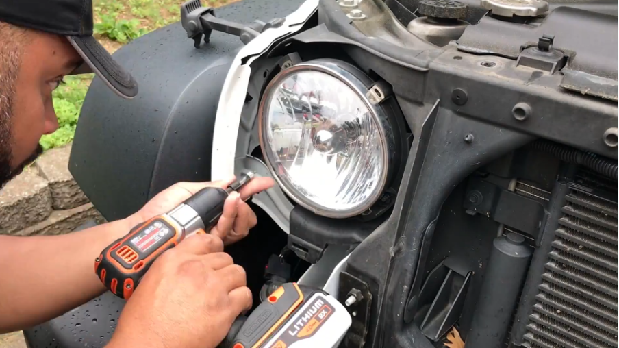 How To Install the LED Headlights On A Jeep Wrangler