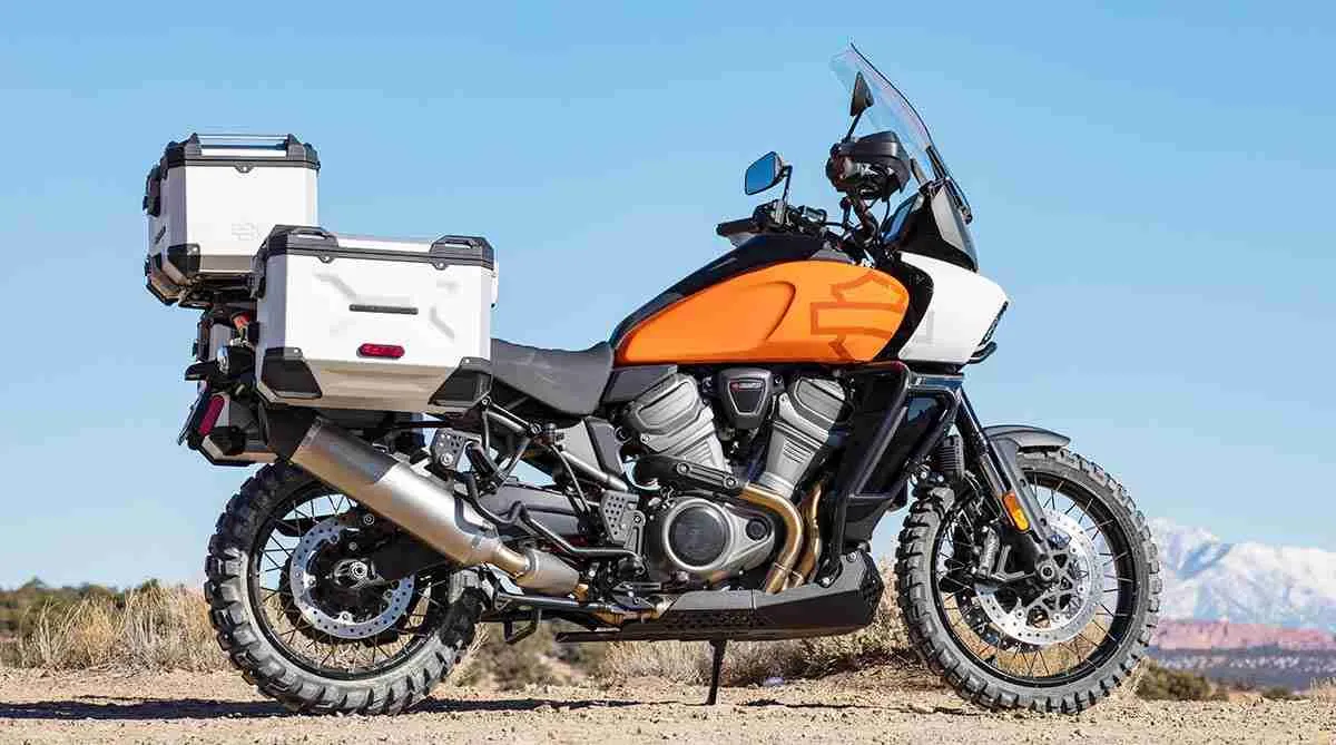 Pan America 1250 with cutting-edge technology to enhance the riding experience