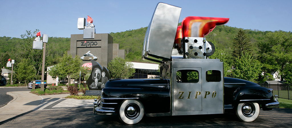 Zippo Car - Voiture ancienne avec design Zippo