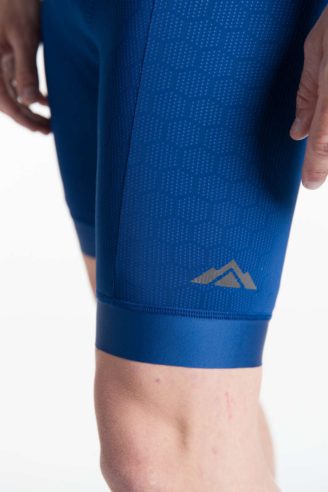 Men's Navy Blue 12-Hour Cycling Bibs - Summit Stratos Leg Band