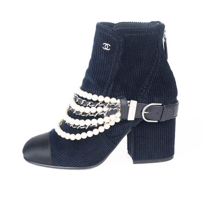 Chanel woman shoes leather knee high long boots with pearls chain  Boots  Leather shoes woman Womens boots