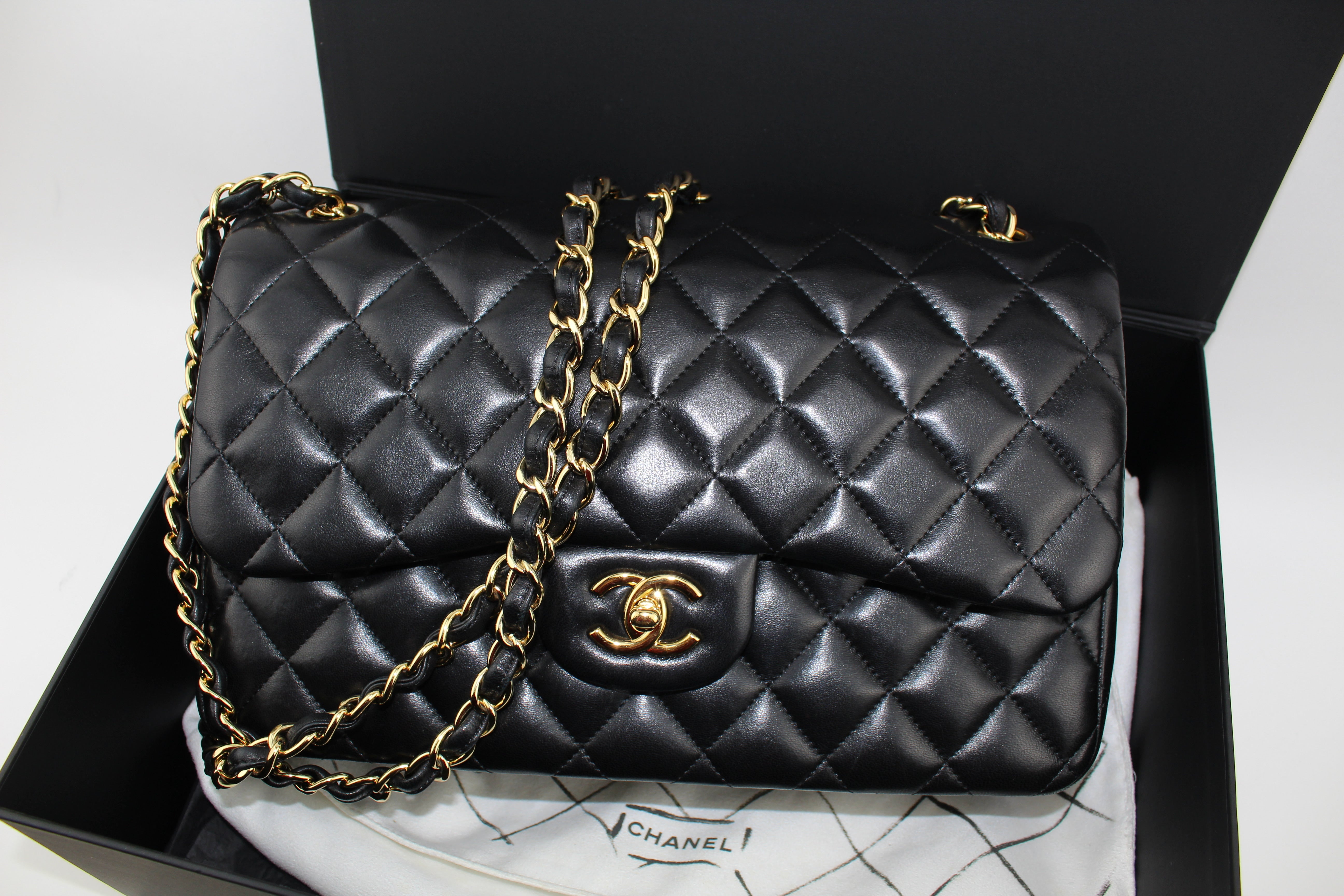 jumbo lambskin chanel bag