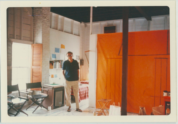 Motherwell in his Provincetown studio, 1969. Image courtesy of the Dedalus Foundation.