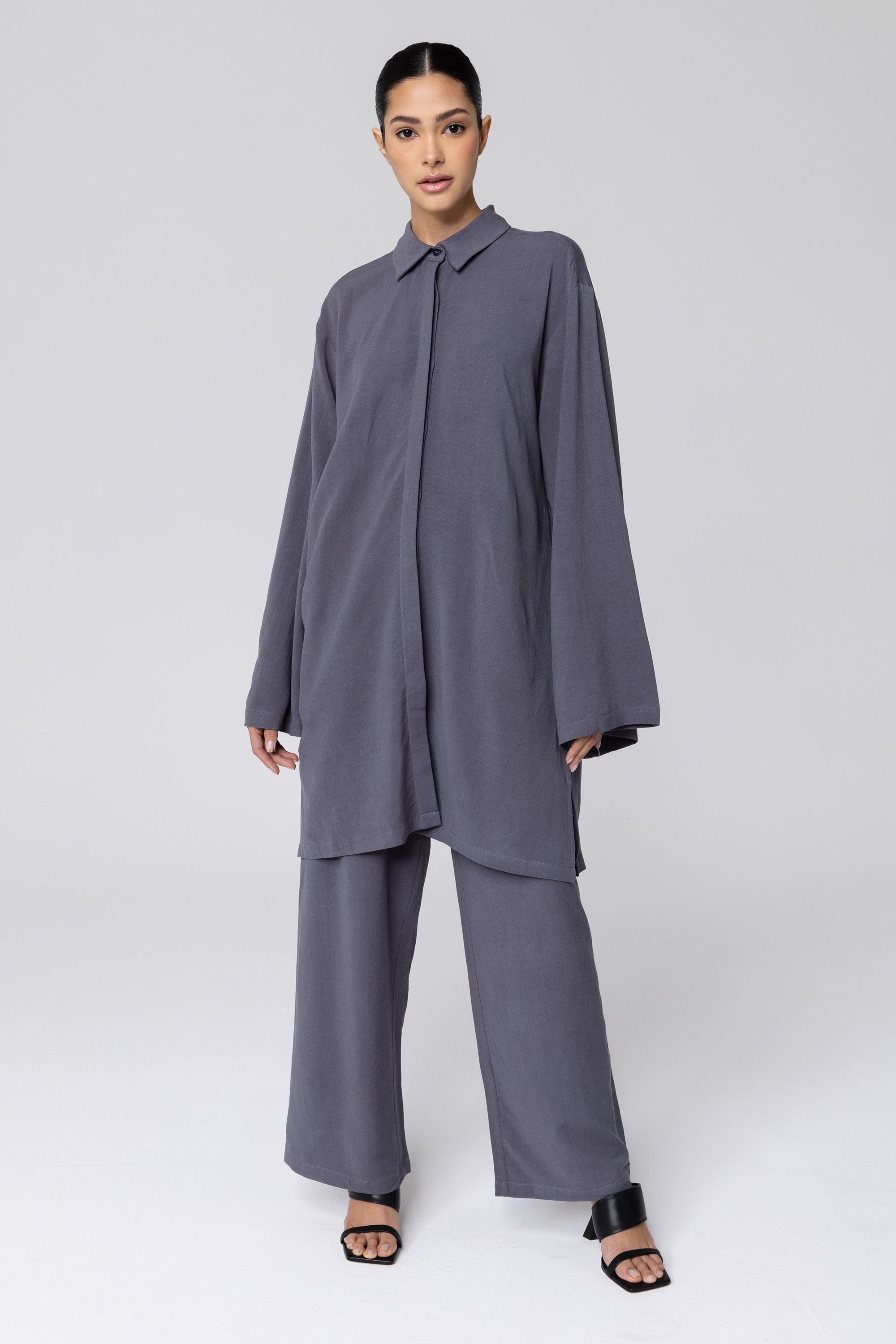 Image of Gemma Linen Kimono Sleeve Button Down Top - Denim