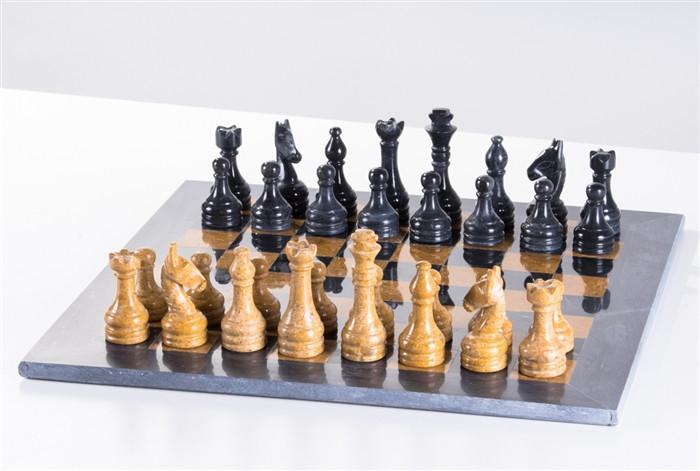 King's Crown Series Chess set , Boxwood & Ebony , 4.25 King with 2.25  Royal Castle chess board