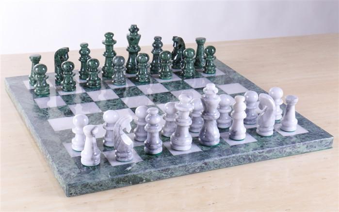 King's Crown Series Chess set , Boxwood & Ebony , 4.25 King with 2.25  Royal Castle chess board