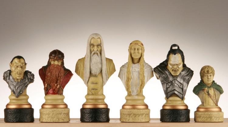 Featured image of post Lord Of The Rings Chess Set Pieces - The set includes the lord of the rings chess board.